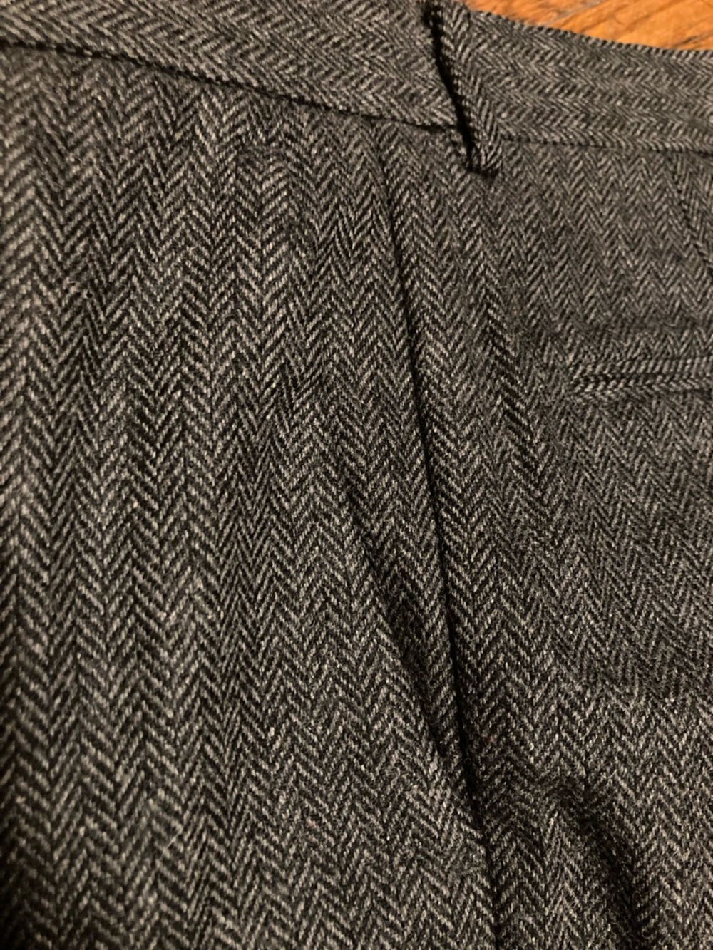 J. Crew men’s Ludlow Slim-fit suit pant in gray/black herringbone - Picture 3 of 6